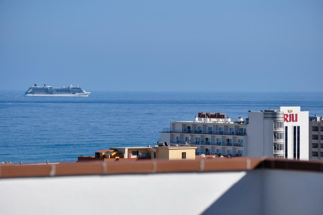 Atico Duplex Con Vistas Al Mar. Dos Plazas De Garaje Apartment *