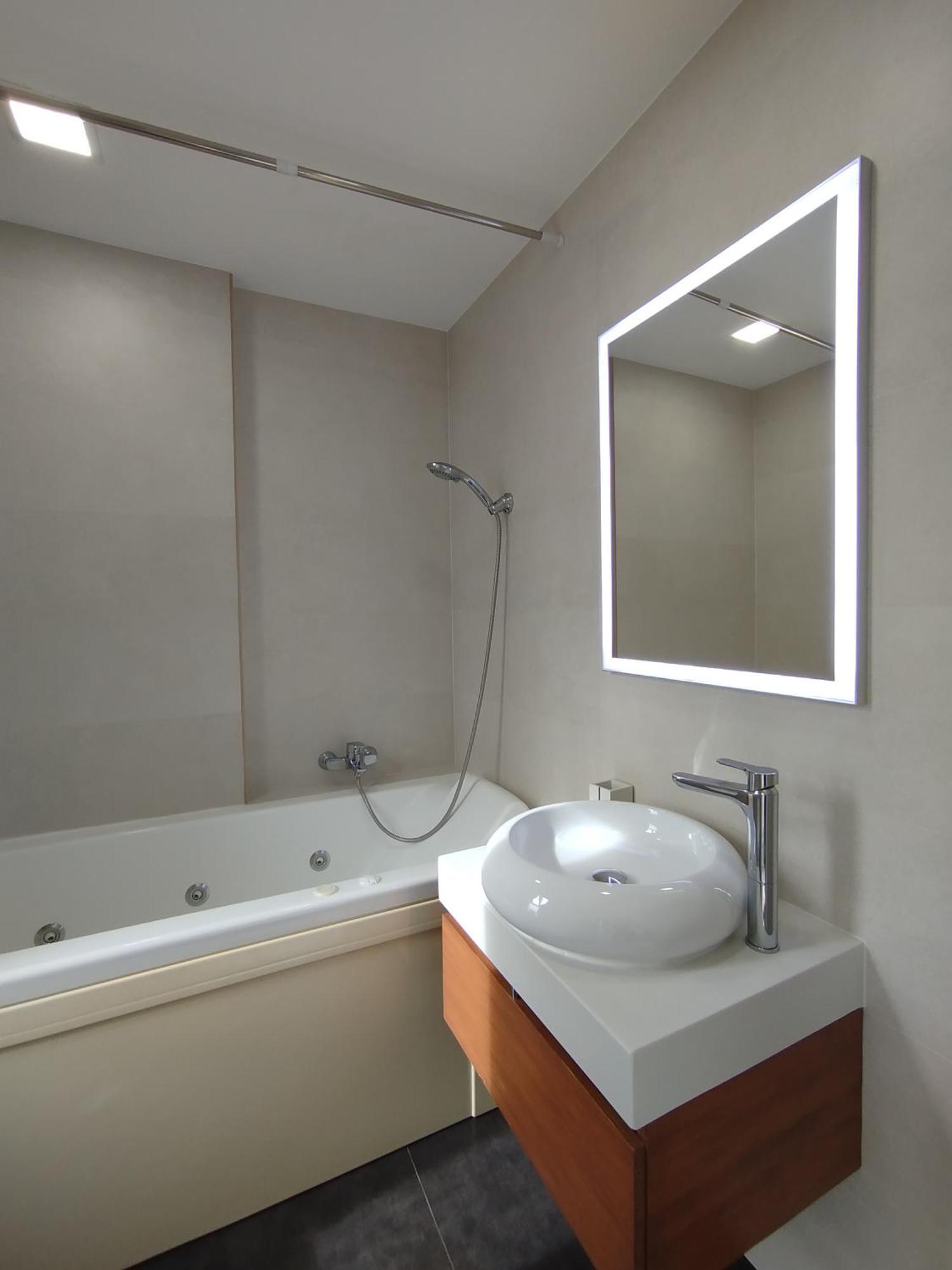 Apartamento Atico Duplex Con Vistas Al Mar. Dos Plazas De Garaje *